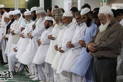 نماز میں ہاتھ باندھنے کے حکم کی حقیقت؛ حکم خدا یا بدعت خلفیہ